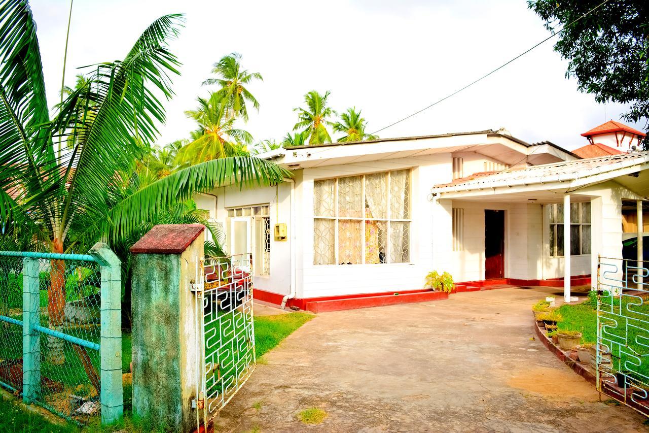 Aeroform Homestay Negombo Eksteriør billede