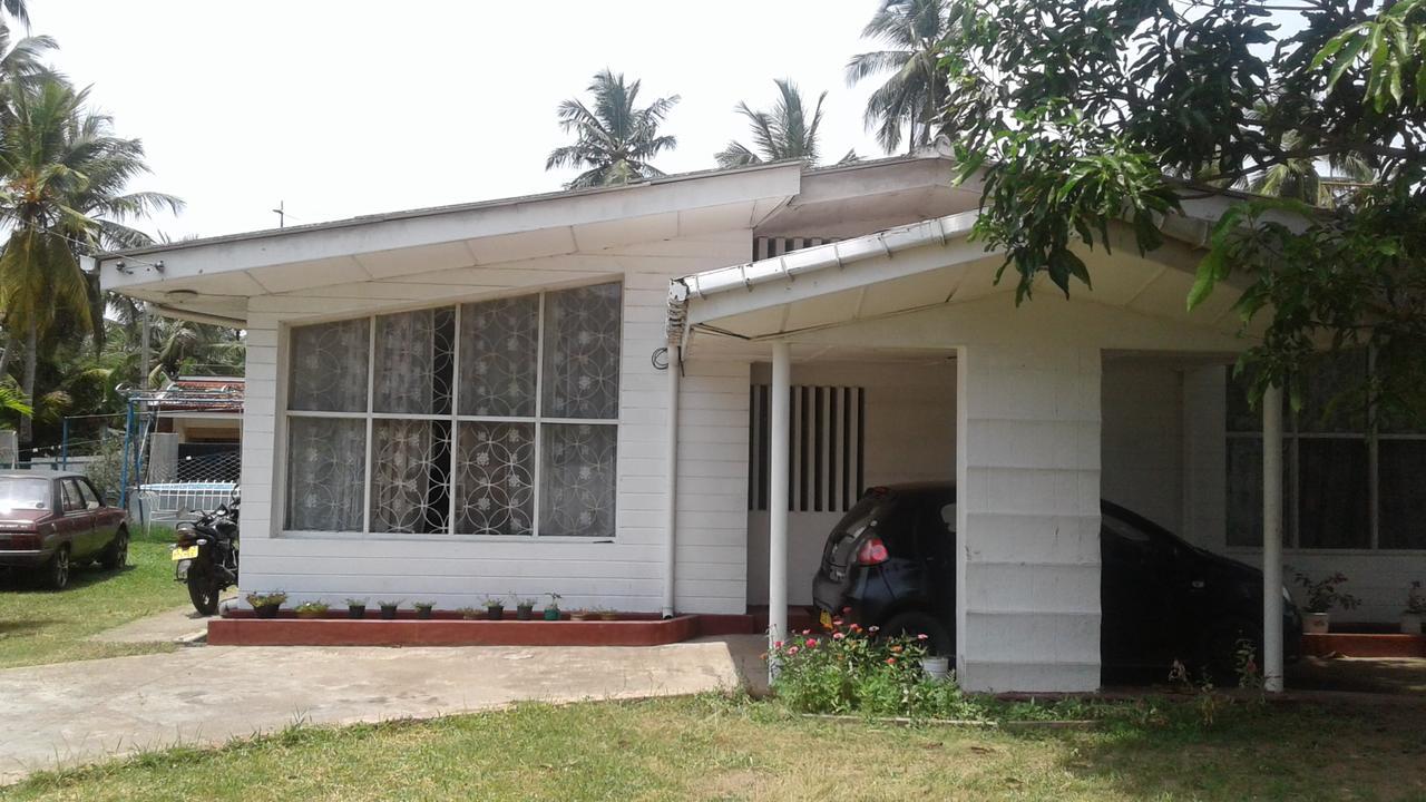 Aeroform Homestay Negombo Eksteriør billede